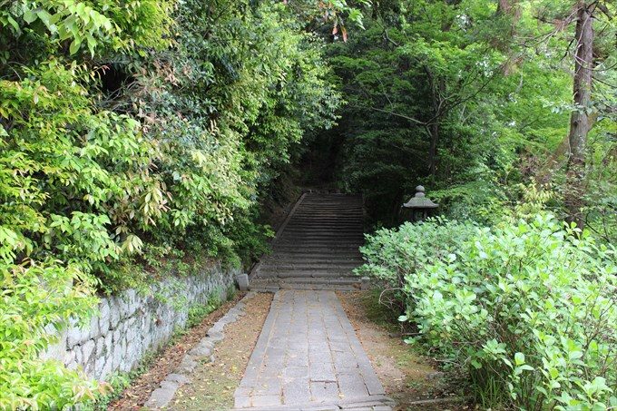 19密厳堂への道