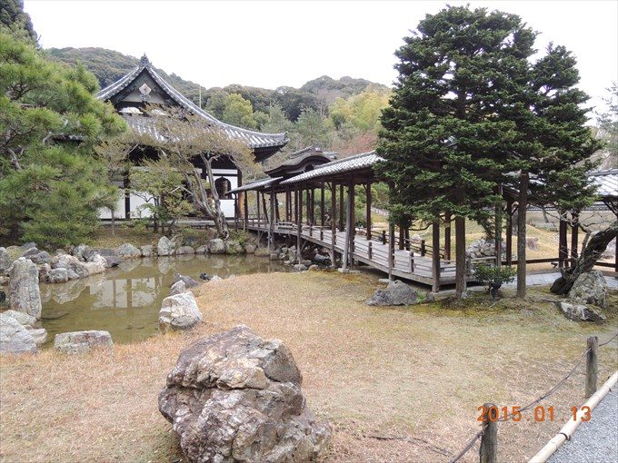 16高台寺えん月池と開山堂（右は観月台）