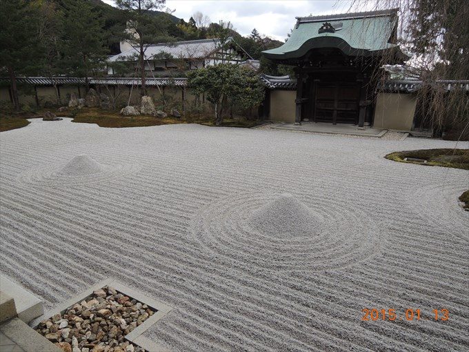 18勅使門と波心庭1
