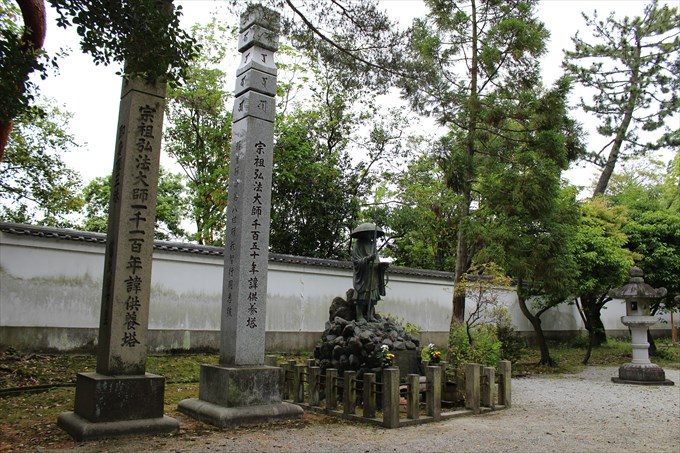 23弘法大師像