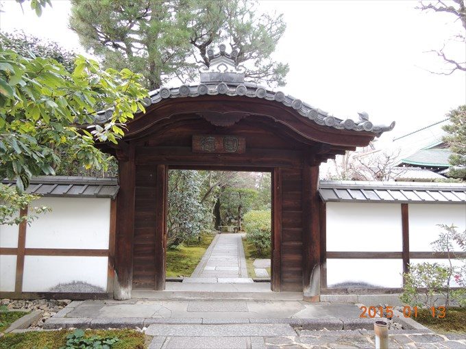 36圓徳院の門