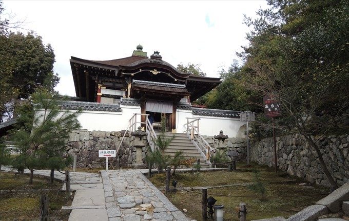 26霊屋
