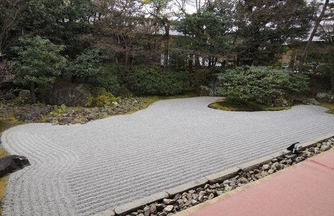 38圓徳院の南側の庭