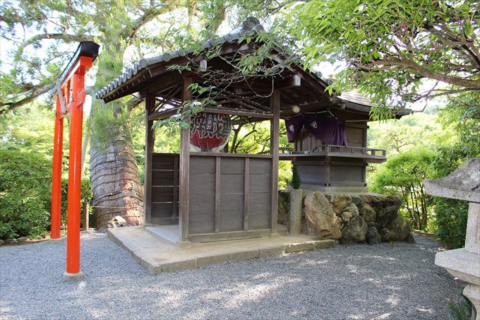 55小さな神社