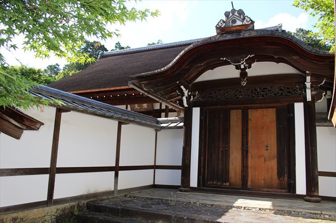37勅使門