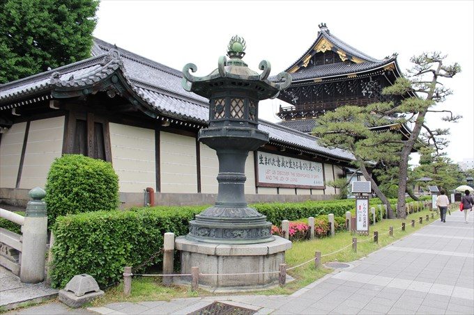 2御影堂門