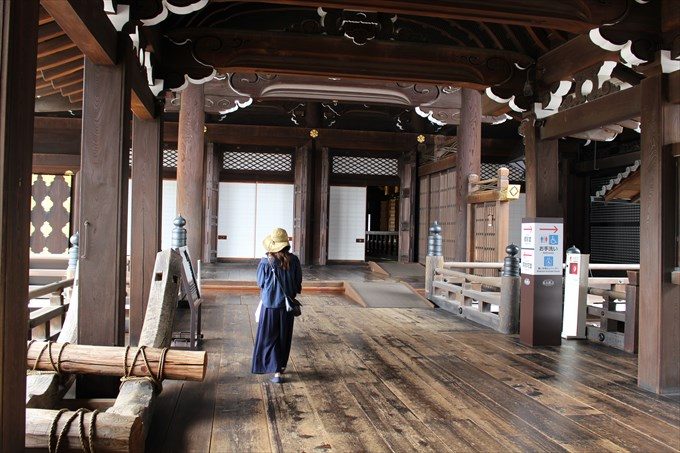 27御影堂から阿弥陀堂へ