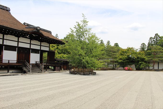 20白書院からの宸殿と南庭