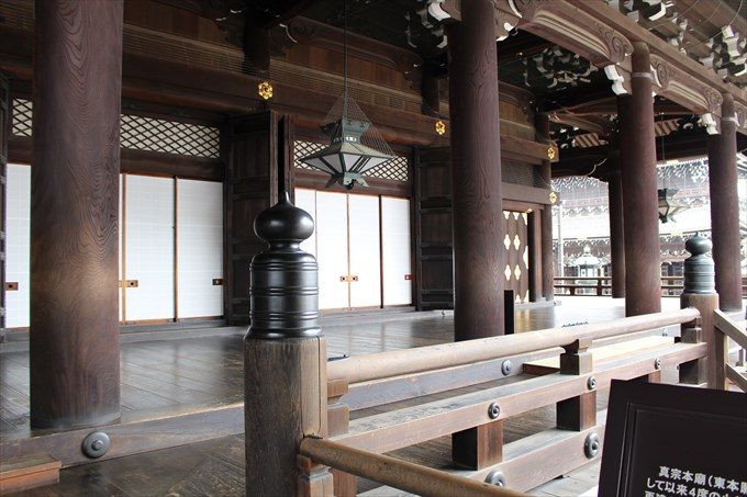 26御影堂の廊下