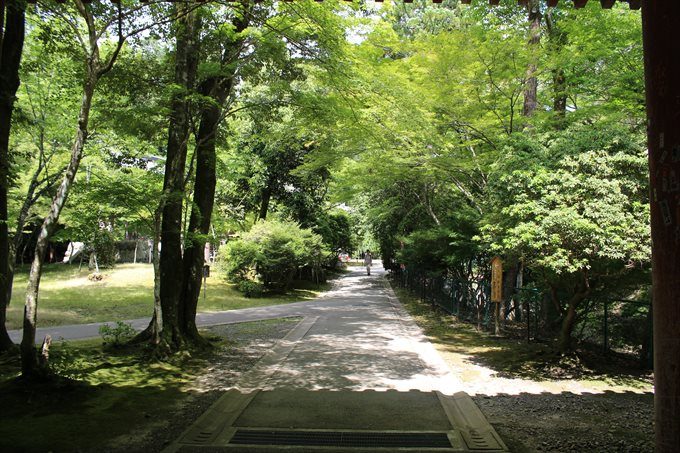 34日月門をくぐったところ