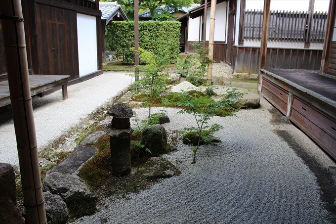 8中庭