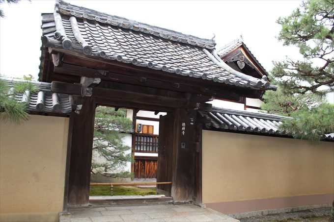 45徳禅寺の門