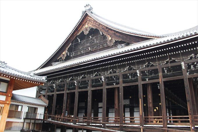 18御影堂の左側面