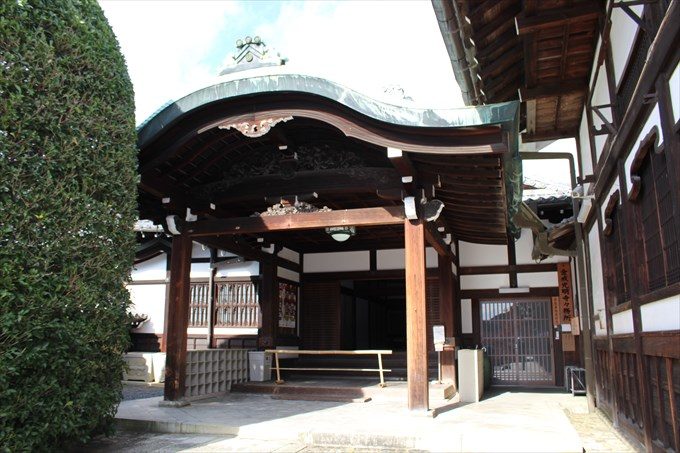 53寺務所玄関