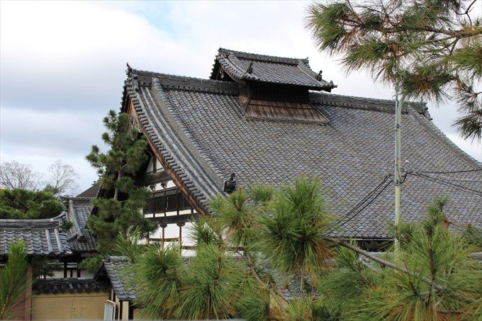 4本坊の屋根