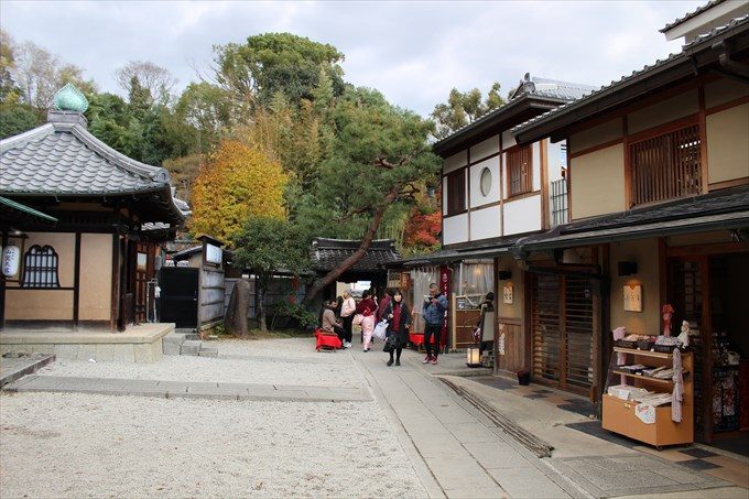48圓徳院の出口を出たところ(奥は大黒門)