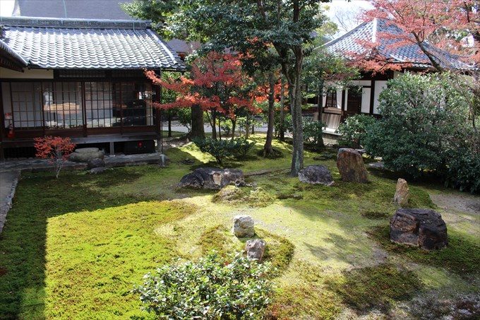 52唐子の間北側の庭