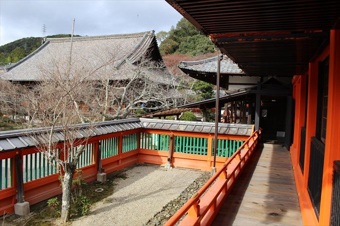 21本堂西側から霊殿方面