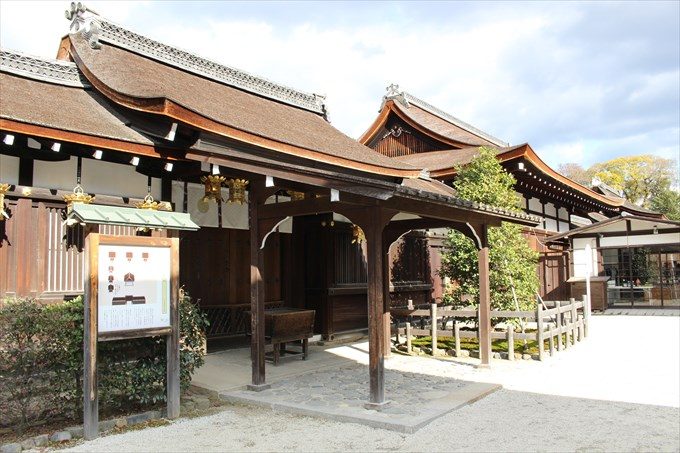 53三井神社の門