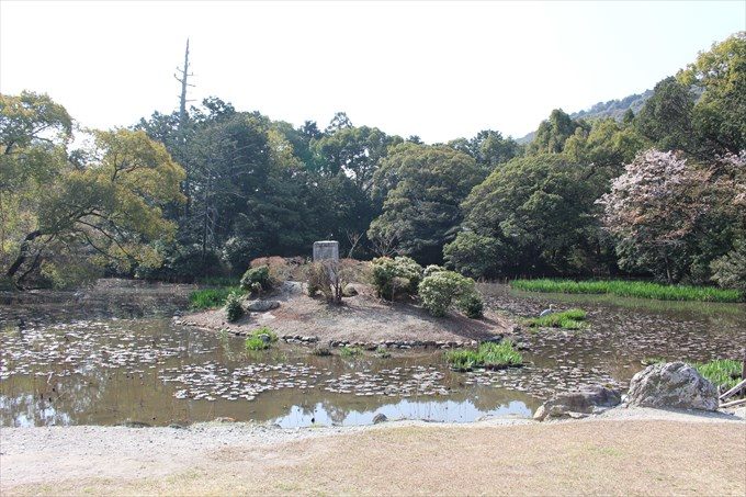 32勧修寺の氷室池