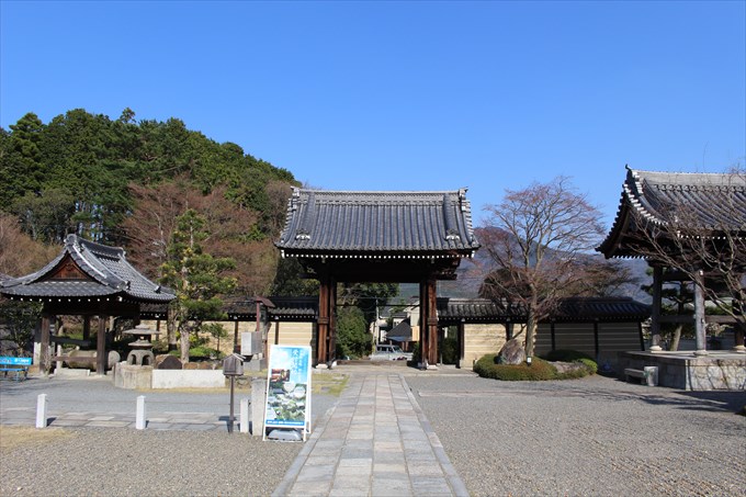 5山門を内側から