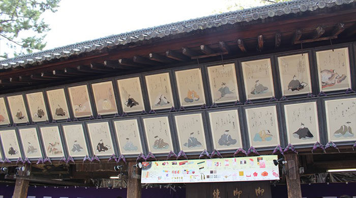 22.楼門くぐって左奥に絵馬所