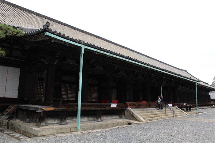 22三十三間堂のお堂の正面