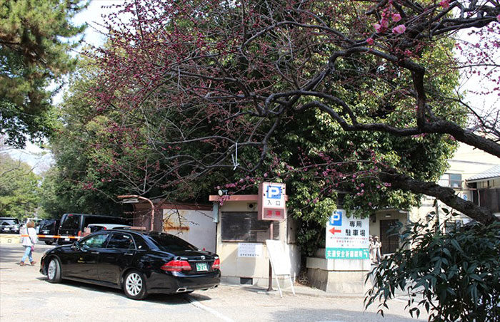 2.駐車場入り口