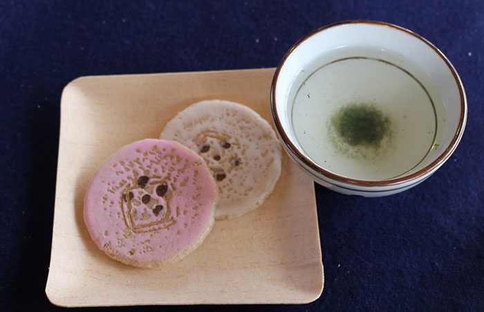 14.お茶とお菓子