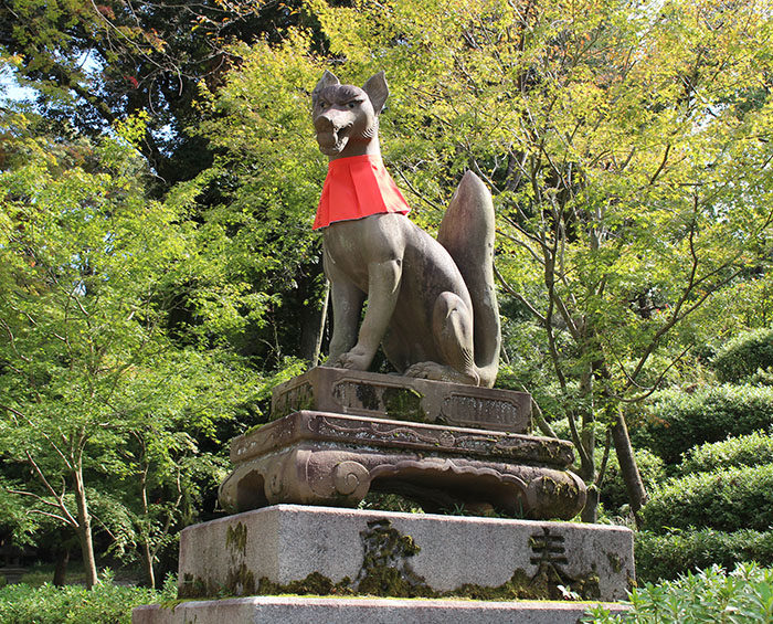 45.十石橋近くの、玉をくわえる狐